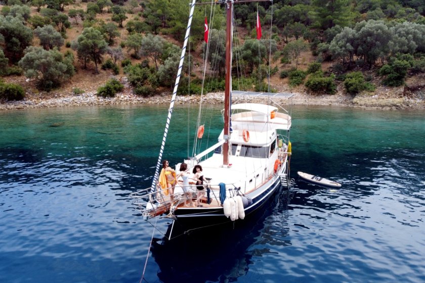 ASURA | 5 KİŞİLİK AİLE VE ARKADAŞ GRUBUNA UYGUN MAVİ YOLCULUK GULETİ | Okeanosyatcilik