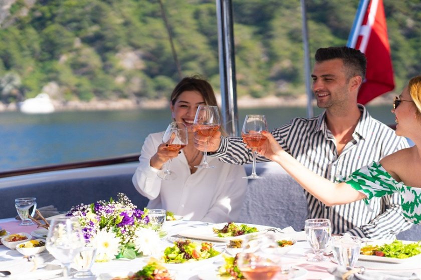 QUEEN OF RTT | LÜKS GULET KİRALAMA & ÖZEL YAT TURU | Okeanosyatcilik