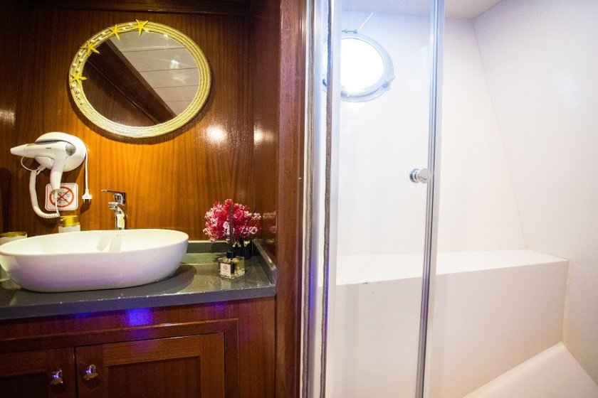 QUEEN OF RTT | LÜKS GULET KİRALAMA & ÖZEL YAT TURU | Okeanosyatcilik