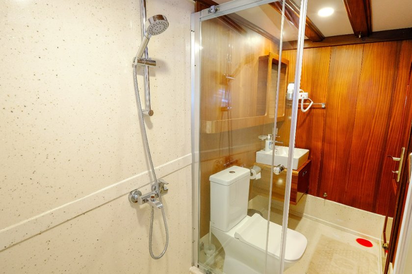 ADA DENİZ | LÜKS MAVİ YOLCULUK & MAVİ TUR | Okeanosyatcilik